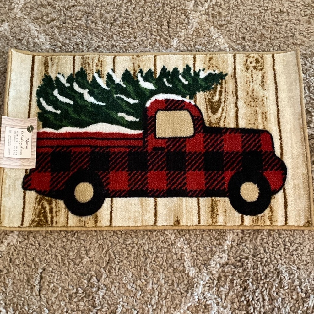 NEW Holiday Decor Accent Rug - Picture 3 of 10